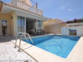 Ferienhaus mit eigenem Pool und Yacuzzi in Palm-Mar